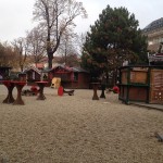 Aufbau Weihnachtsdorf Altes AKH