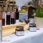 Genuss Stube Angelika Raidl mit Sirups, Dirndlchutney und Kirschensenf