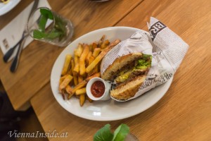 Neni Pulled Beef Burger
