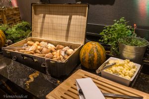 Wunderbrunch in der Wunderkammer des Renaissance Hotel Wien