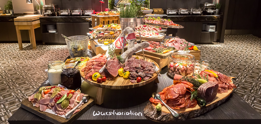 Wunderbrunch in der Wunderkammer des Renaissance Hotel Wien