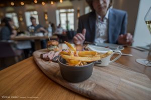 Dstrikt-Steakhouse-Steakbrunch